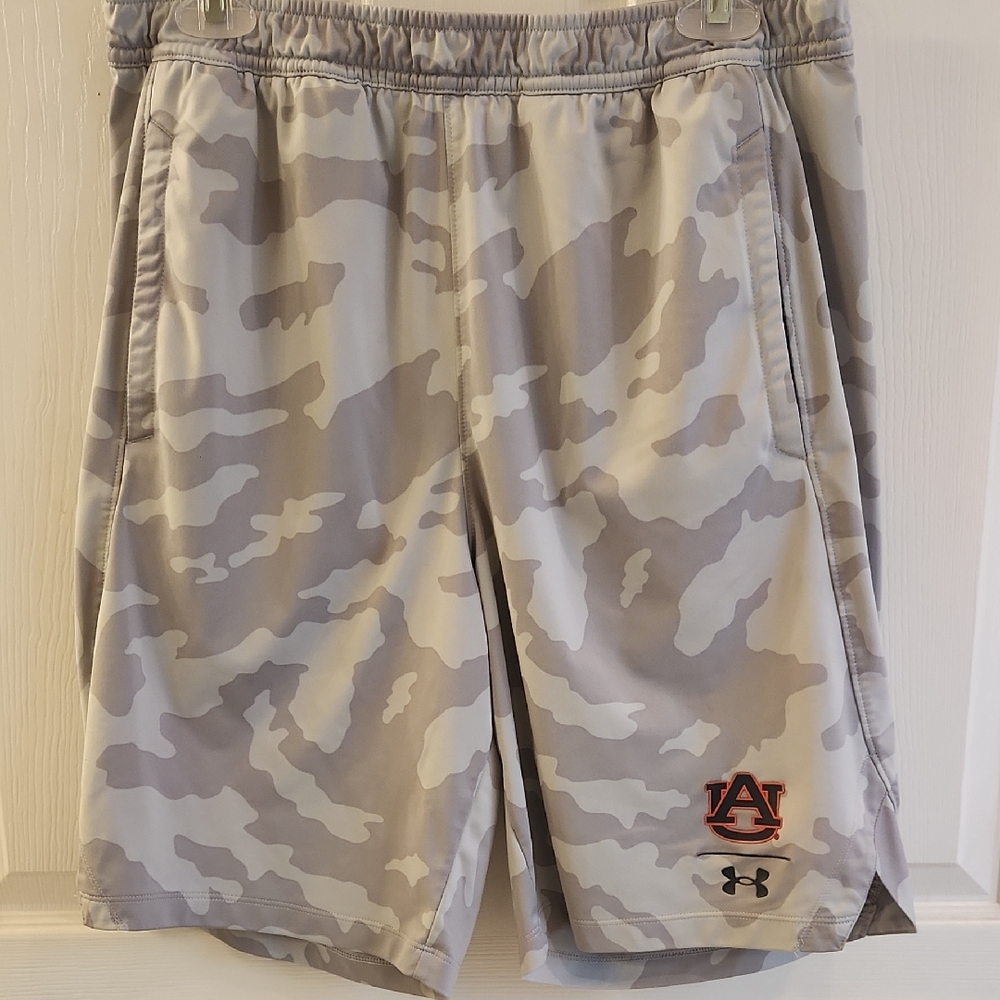 Under Armour Men's Gray Camo Shorts